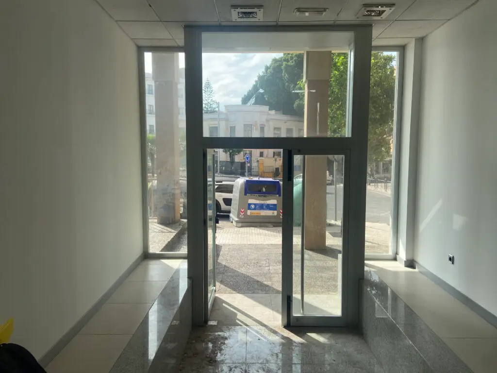 salida local ruiz zorrilla